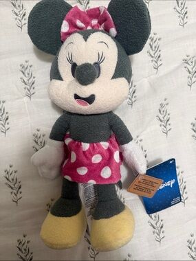 NWT Disney 2026 Minnie Mouse Polka Dot Plush - Pink Bow & Skirt